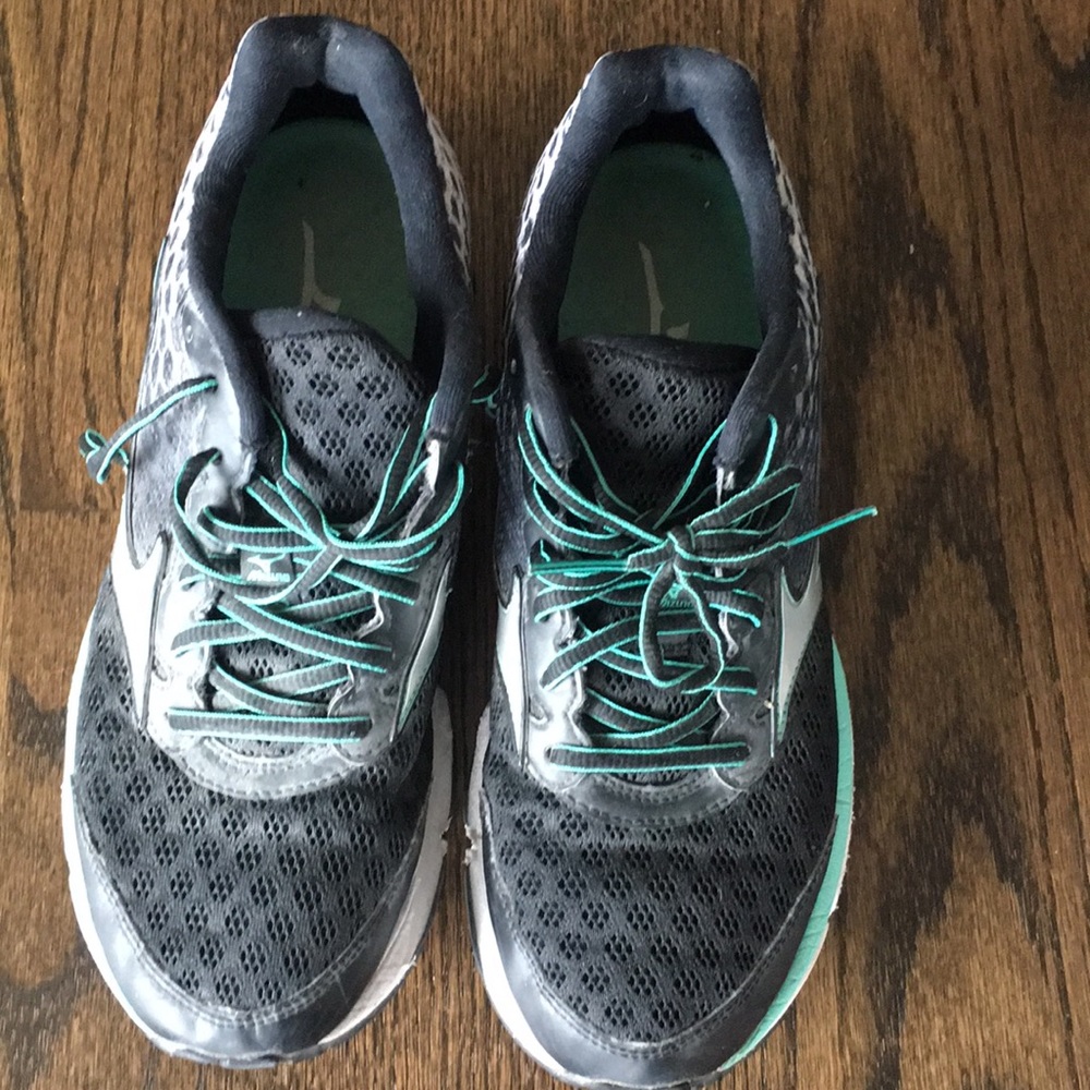 Mizuno waveriders